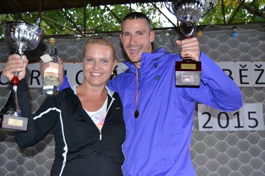 Gabriela Kahle a Martin Levý - vítězové kategorie Elite open 4. ročníku Černické koloběžky Gabriela Kahle a Martin Levý - vítězové kategorie Elite open 4. ročníku Černické koloběžky